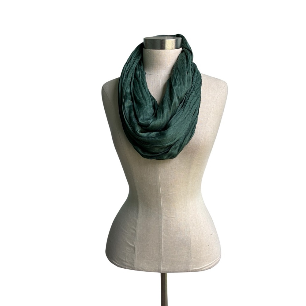 Emerald green infinity scarf - Picture 6 of 11